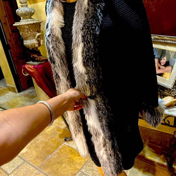 St John Collection Faux Fur Sweater - Picture 3 of 8